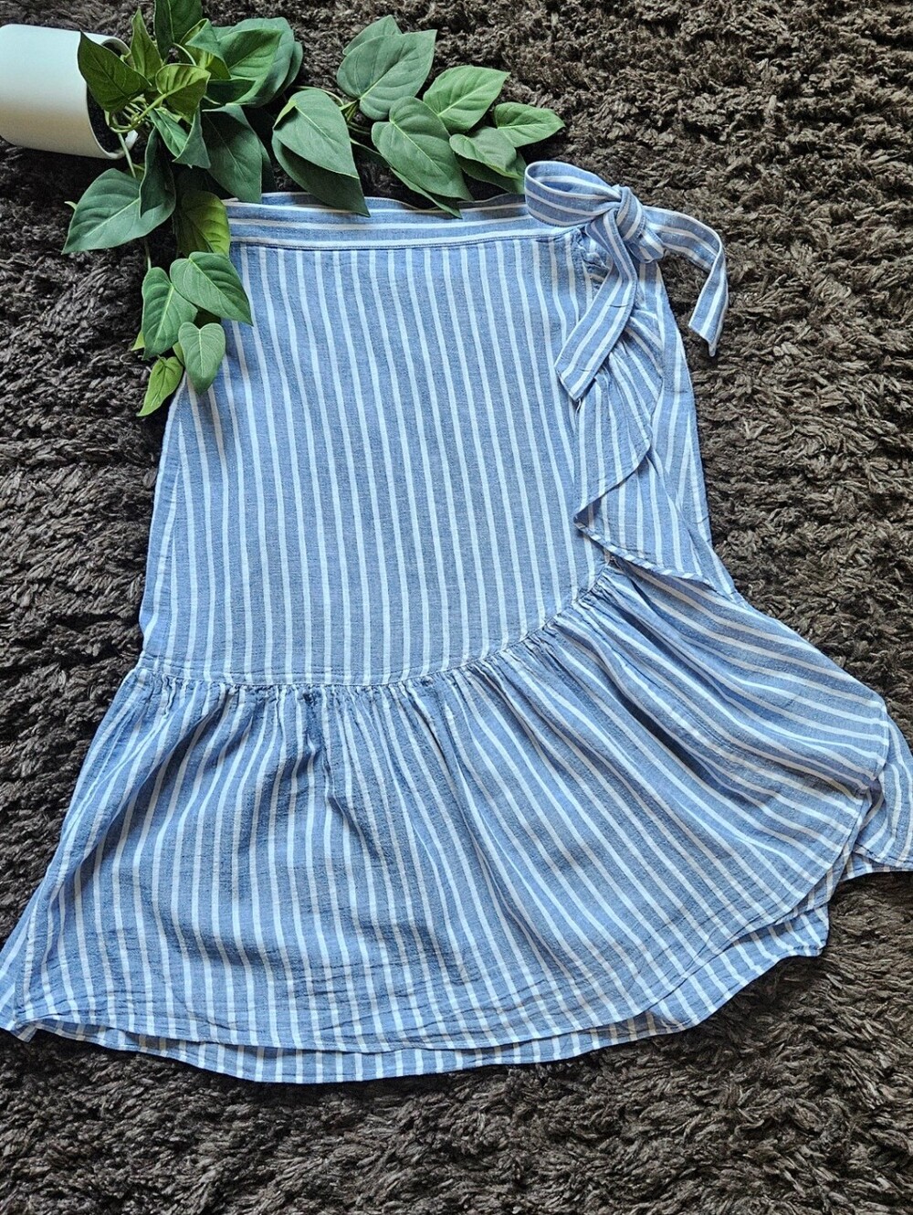 Chaps by Ralph Lauren medium vertical blue and white striped wrap skirt